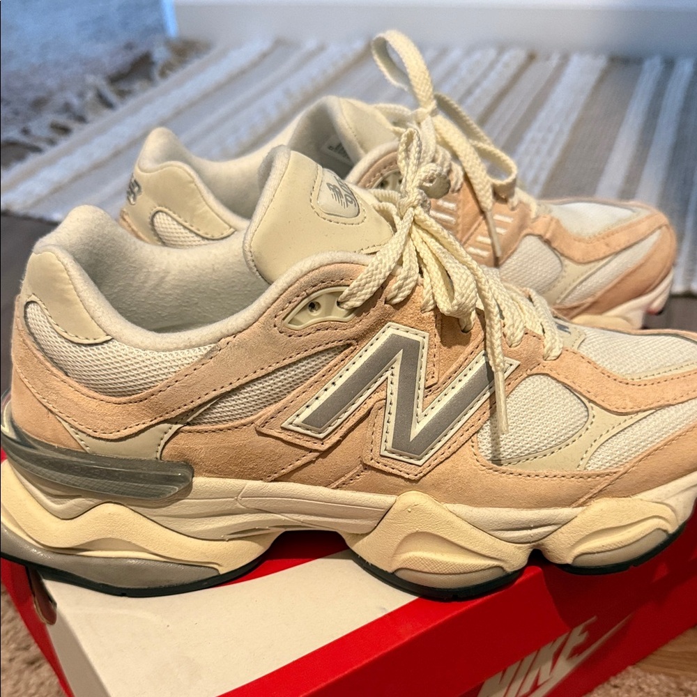 New Balance Women's Beige/ Cream/ Pink Sneakers